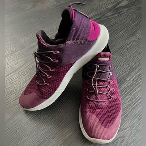 Men purple Nike free run lightly used!